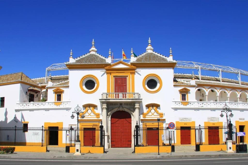 Cder Center Cathedral And Alcazar Séville